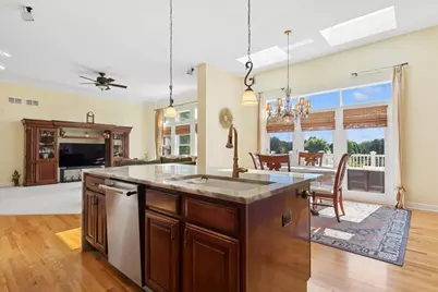 527 Mallard Point Circle, North Aurora, IL 60542 - Photo 11