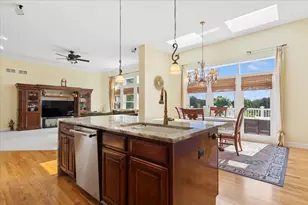 527 Mallard Point Circle, North Aurora, IL 60542 - Photo 11