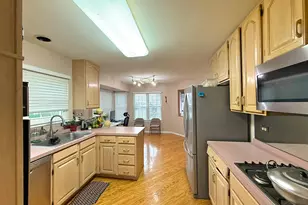991 Sweetflower Dr, Hoffman Estates, IL 60169 - Photo 7
