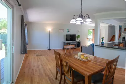 240 Brentwood Drive, Des Plaines, IL 60016 - Photo 9