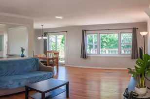 240 Brentwood Dr, Des Plaines, IL 60016 - Photo 5