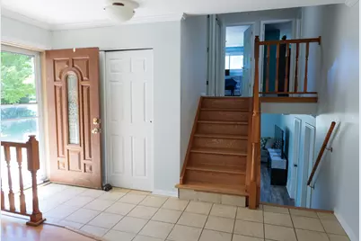 240 Brentwood Drive, Des Plaines, IL 60016 - Photo 3
