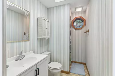 200 N Shore Drive, Oakwood Hills, IL 60013 - Photo 21