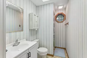 200 N Shore Dr, Oakwood Hills, IL 60013 - Photo 21