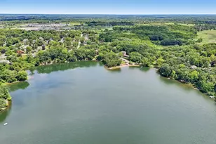 200 N Shore Dr, Oakwood Hills, IL 60013 - Photo 31
