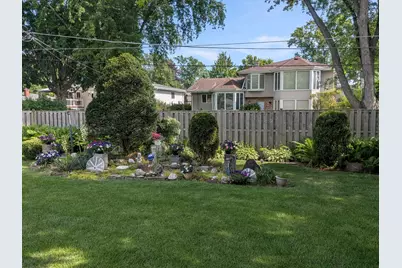 1825 E Sitka Lane E, Mount Prospect, IL 60056 - Photo 17