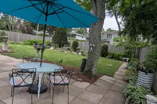 1825 E Sitka Ln E, Mount Prospect, IL 60056 - Photo 15
