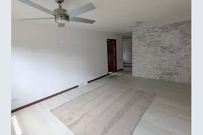 1825 E Sitka Lane E, Mount Prospect, IL 60056 - Photo 7