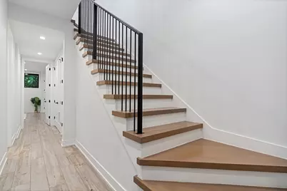 1541 W Pearson Street #1, Chicago, IL 60642 - Photo 19