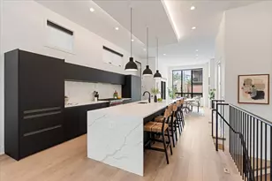 1541 W Pearson St, Chicago, IL 60642 - Photo 11