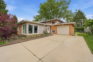 5 S Waterman Ave, Arlington Heights, IL 60004 - Photo 1