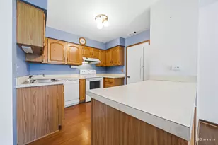 2S726 Timber Dr, Warrenville, IL 60555 - Photo 7