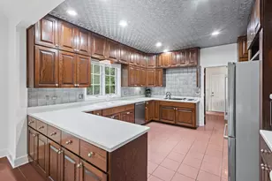 704 Burr Ridge Club, Burr Ridge, IL 60527 - Photo 13