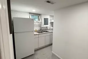 1005 S Center St, Bloomington, IL 61701 - Photo 25