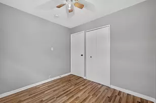 320 Hemlock Ave, Romeoville, IL 60446 - Photo 17