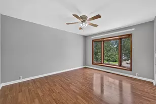 320 Hemlock Ave, Romeoville, IL 60446 - Photo 5