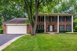 321 Ambleside Dr, Roselle, IL 60172 - Photo 1