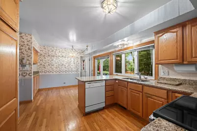 321 Ambleside Drive, Roselle, IL 60172 - Photo 9