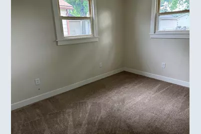 247 E Holmes Street, Paxton, IL 60957 - Photo 9