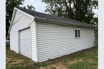 247 E Holmes Street, Paxton, IL 60957 - Photo 17