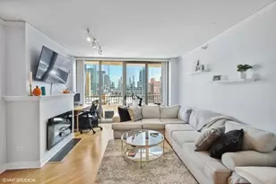 200 N Jefferson St, Chicago, IL 60661 - Photo 3
