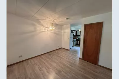 581 Burlington Avenue #1, Clarendon Hills, IL 60514 - Photo 3