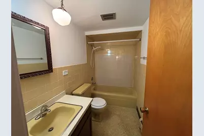 581 Burlington Avenue #1, Clarendon Hills, IL 60514 - Photo 7