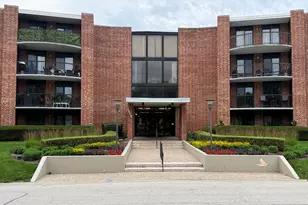 1515 Central Rd, Arlington Heights, IL 60005 - Photo 1