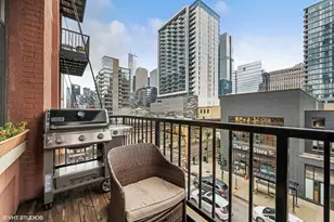 300 W Grand Ave, Chicago, IL 60610 - Photo 13