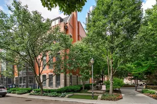 461 N Clinton St, Chicago, IL 60654 - Photo 3