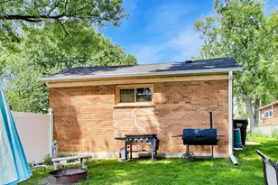 2752 174th St, Hazel Crest, IL 60429 - Photo 21