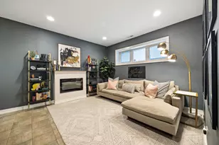 4042 N Western Ave, Chicago, IL 60618 - Photo 21