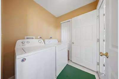 608 Lindsay Circle, North Aurora, IL 60542 - Photo 35