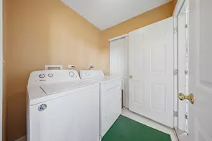 608 Lindsay Cir, North Aurora, IL 60542 - Photo 35