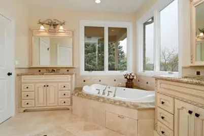 1801 Chapel Court, Northbrook, IL 60062 - Photo 9