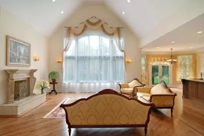 1801 Chapel Court, Northbrook, IL 60062 - Photo 3