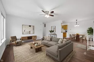 13 Elm Ct, Bolingbrook, IL 60440 - Photo 3