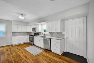 205 S Cottage Ave, Normal, IL 61761 - Photo 9