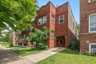 3031 N Davlin Ct, Chicago, IL 60618 - Photo 1