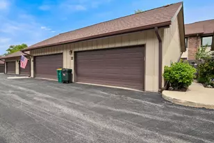 21 Kyle Ct, Willowbrook, IL 60527 - Photo 29