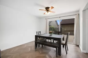 21 Kyle Ct, Willowbrook, IL 60527 - Photo 5