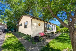 291 3rd St, Wheeling, IL 60090 - Photo 3