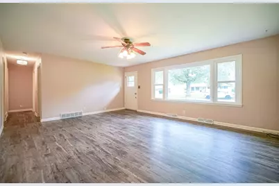 507 W 1st Street, Mount Morris, IL 61054 - Photo 5