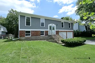 117 Carlisle Ct, Cary, IL 60013 - Photo 1