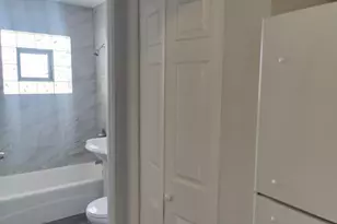 29 N Hillside Ave, Hillside, IL 60162 - Photo 5