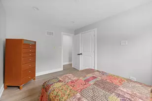 2830 W Summerdale Ave, Chicago, IL 60625 - Photo 9