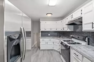 641 Clover Rd, Wauconda, IL 60084 - Photo 9