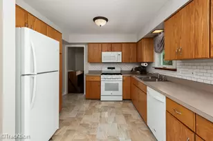 0N273 Peter Rd, Winfield, IL 60190 - Photo 7