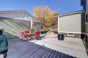 1303 Johnson Ave, Sterling, IL 61081 - Photo 25