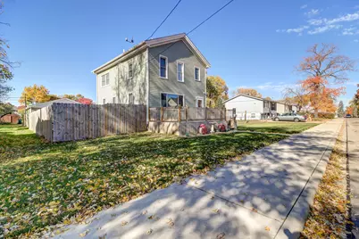 1303 Johnson Avenue, Sterling, IL 61081 - Photo 3